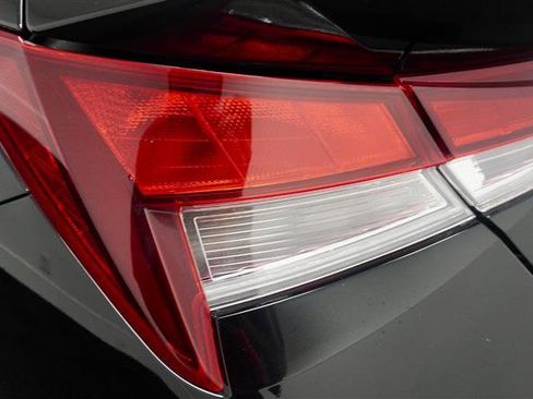 Used 2023 Hyundai Elantra SEL image 36