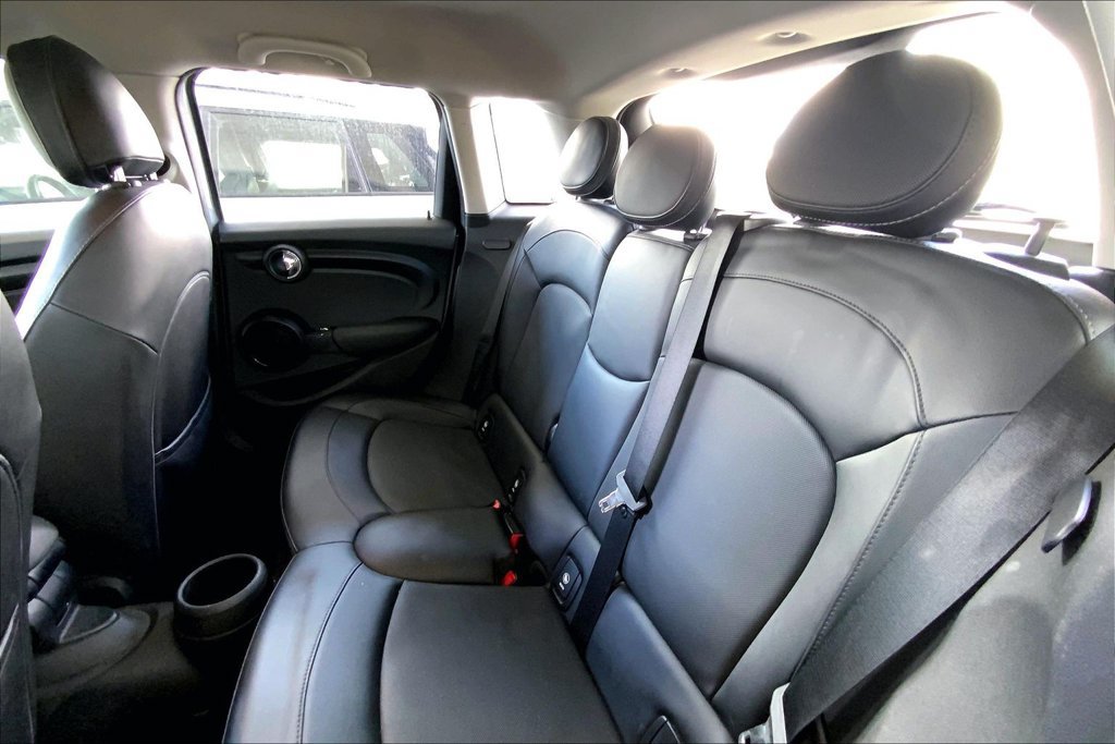 Used 2016 MINI Cooper 4-Door Hardtop FWD image 23