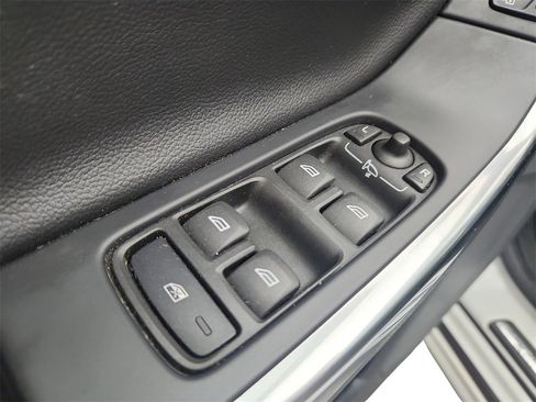 Used 2016 Volvo V60 T5 Cross Country image 20