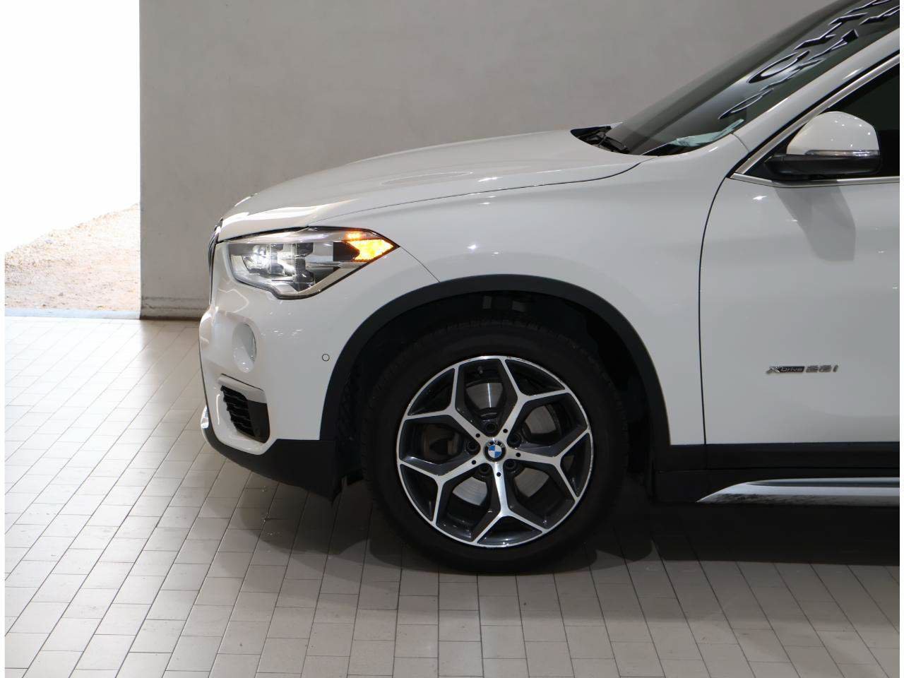 Used 2017 BMW X1 xDrive28i AWD/4WD image 4