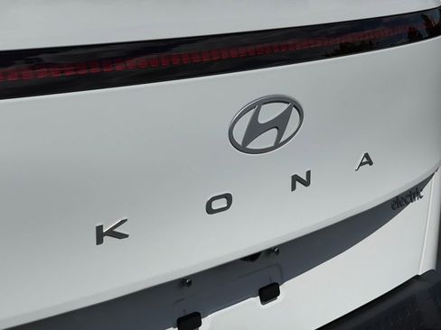 Used 2024 Hyundai Kona SEL FWD image 35
