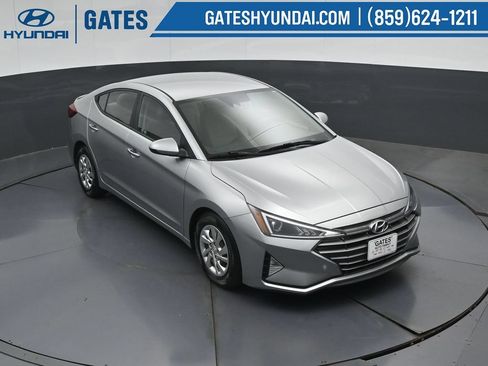 Used 2020 Hyundai Elantra SE FWD image 43