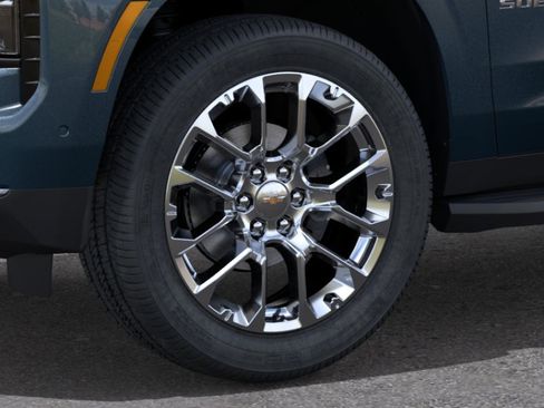 New 2026 Chevrolet Suburban Premier w/ Sun And Tow Package AWD/4WD image 9