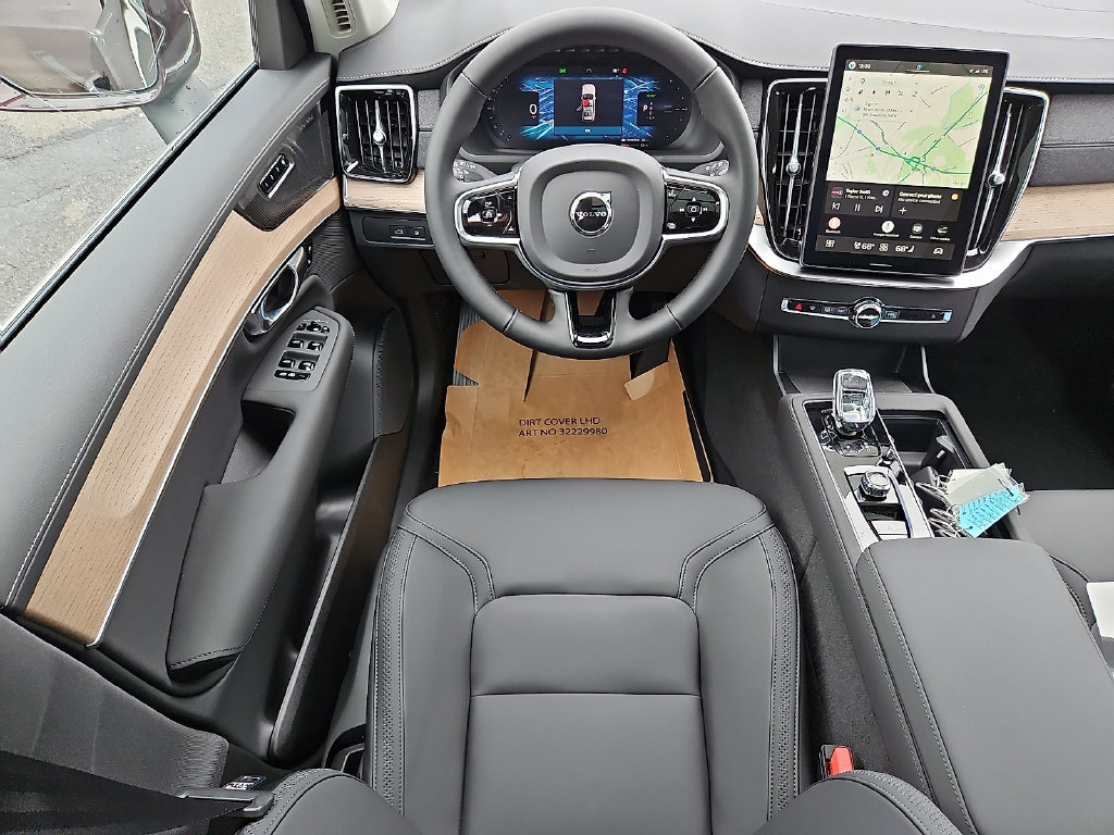 New 2026 Volvo XC90 T8 Plus w/ Protection Package Premier AWD/4WD image 10
