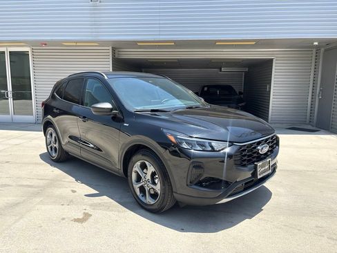 Used 2025 Ford Escape ST-Line FWD image 3