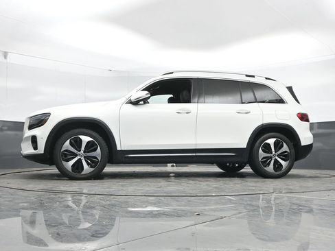 Used 2025 Mercedes-Benz GLB 250 4MATIC image 47