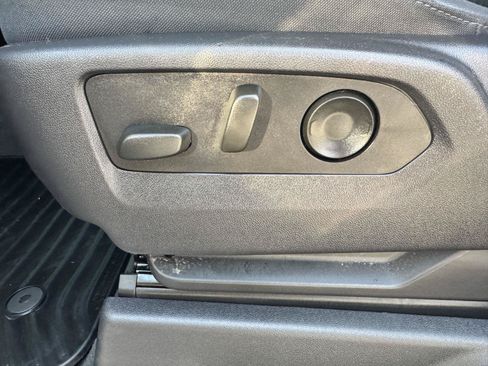 Certified 2023 Chevrolet Silverado 1500 LT AWD/4WD image 16