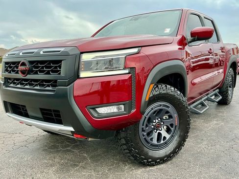 Used 2025 Nissan Frontier PRO-4X image 3