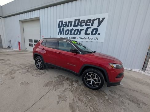 Used 2024 Jeep Compass Limited image 33