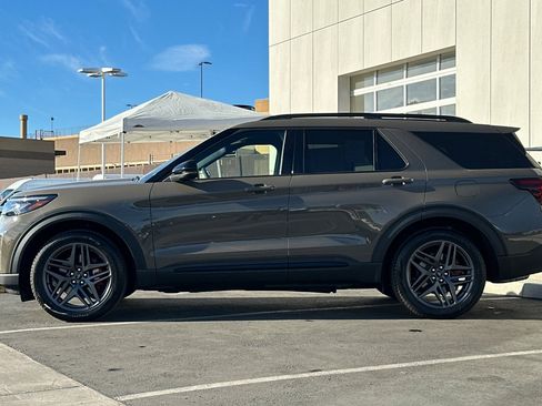 New 2026 Ford Explorer ST w/ Sun And Sound Package image 6