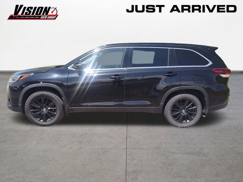 Used 2019 Toyota Highlander SE AWD/4WD image 2