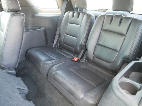 Used 2014 Ford Explorer Limited w/ Equipment Group 302A AWD/4WD image 17
