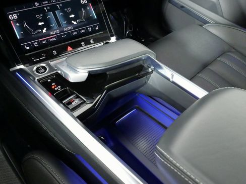 Used 2023 Audi e-tron Prestige w/ Prestige Package image 64