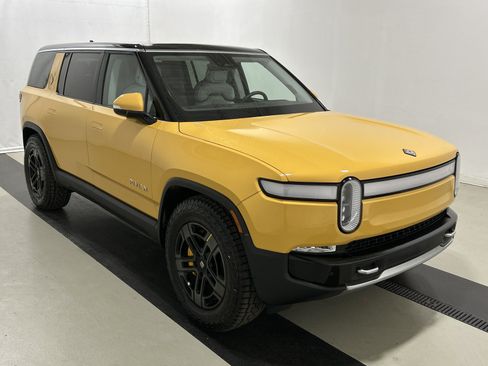 Used 2023 Rivian R1S Adventure AWD/4WD image 7