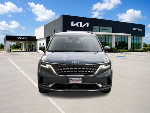 Used 2023 Kia Carnival SX FWD image 2