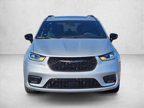New 2026 Chrysler Pacifica Limited w/ S Appearance Package FWD image 6