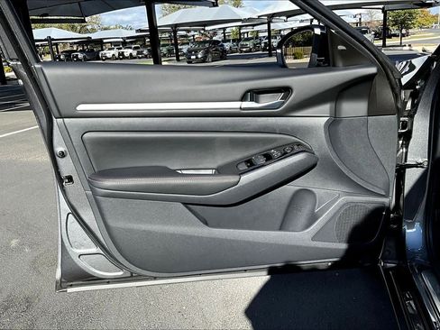 New 2025 Nissan Altima 2.5 SR image 10