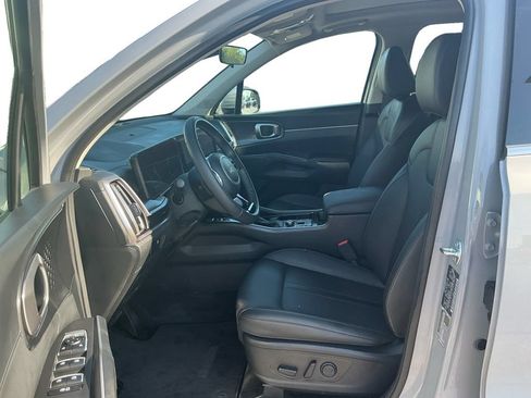 Used 2025 Kia Sorento S w/ Panoramic Sunroof Package FWD image 14