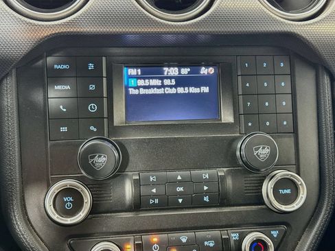 Used 2022 Ford Mustang GT w/ Black Accent Package RWD image 15