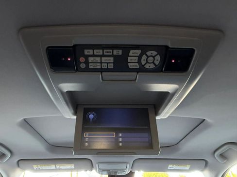 Used 2017 Honda Pilot Touring image 54