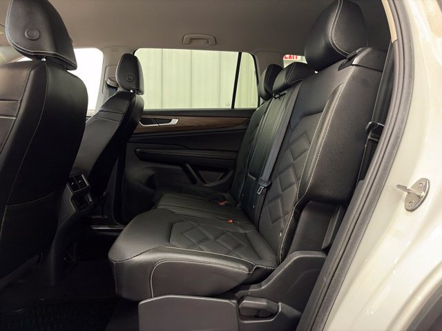 Used 2024 Volkswagen Atlas SE AWD/4WD image 13