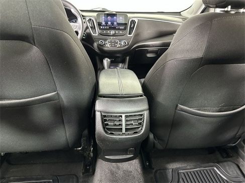 Used 2020 Chevrolet Malibu LT image 22