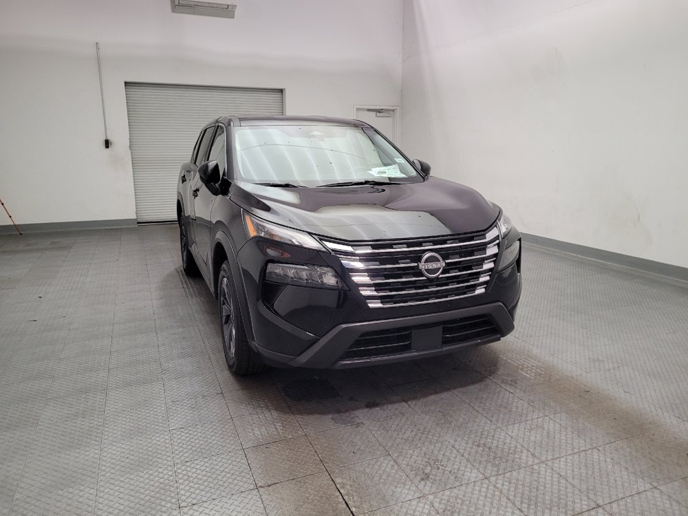 Used 2025 Nissan Rogue SV FWD image 14