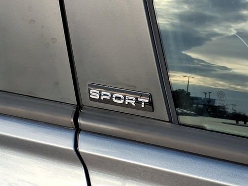 Used 2024 Volkswagen Jetta Sport image 9