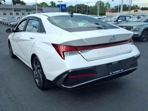 Certified 2024 Hyundai Elantra SEL w/ Convenience Package FWD image 7