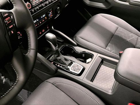New 2026 Nissan Frontier SV AWD/4WD image 9