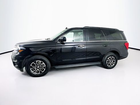 Used 2024 Ford Expedition XLT image 4