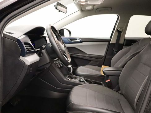 Used 2022 Volkswagen Taos SE image 15