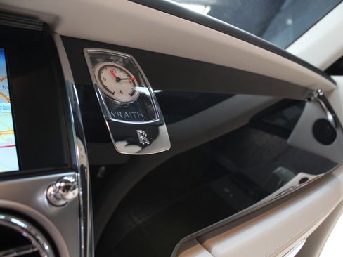Used 2014 Rolls-Royce Wraith RWD image 90