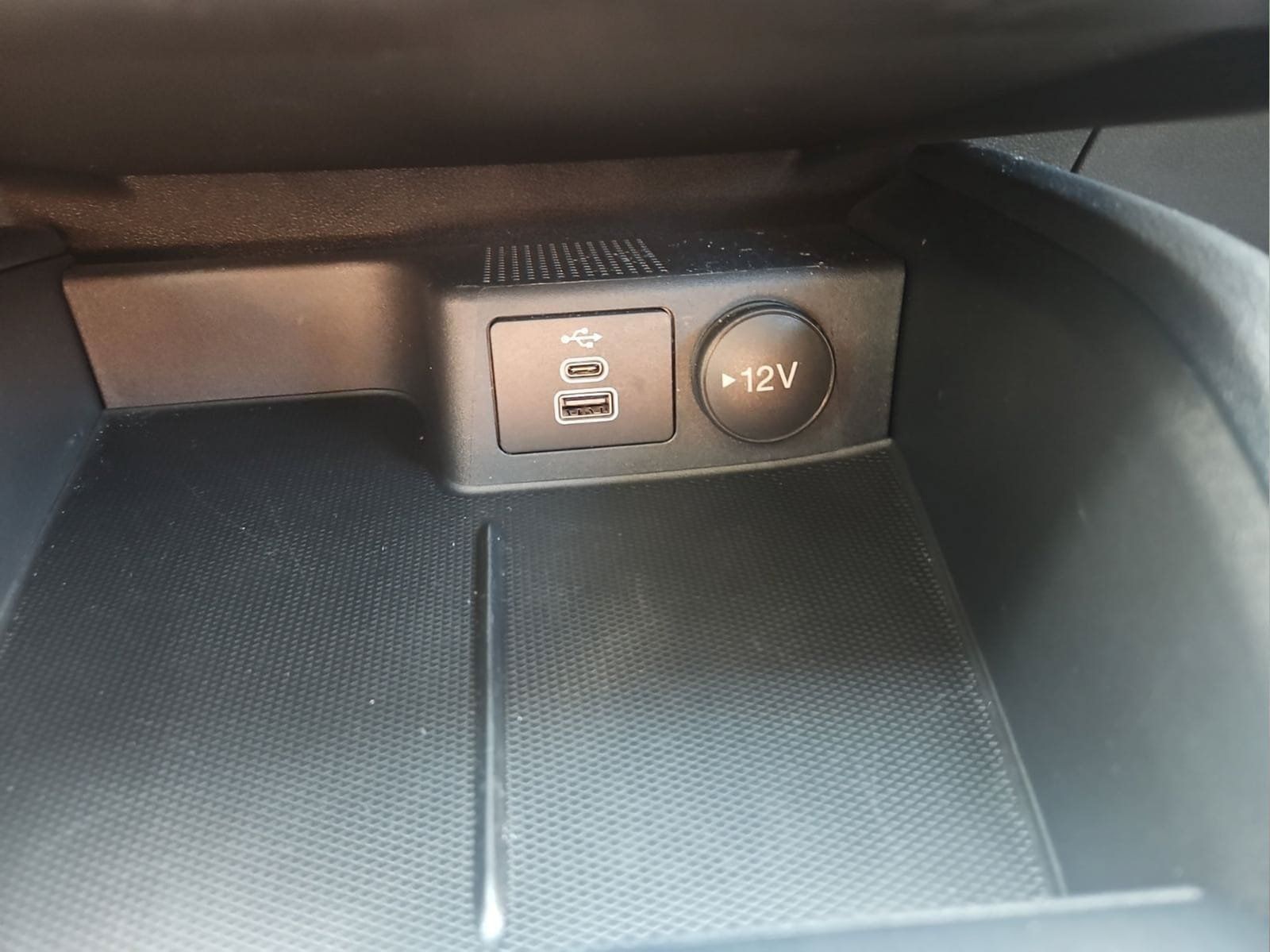 Used 2025 Ford Escape Active w/ Cold Weather Package AWD/4WD image 19