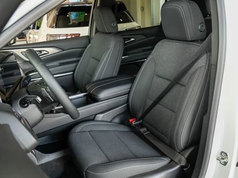 New 2026 Chevrolet Traverse LT w/ Driver Confidence Package image 13