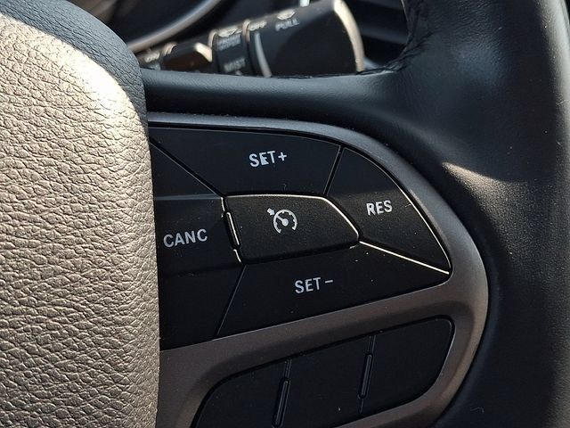 Used 2020 Jeep Cherokee Limited AWD/4WD image 22