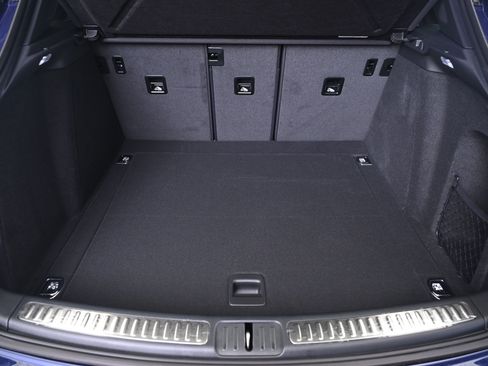 Certified 2025 Porsche Macan image 15