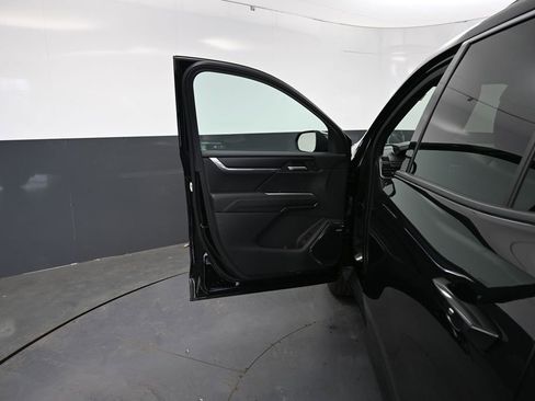 Used 2025 GMC Acadia Elevation FWD image 27