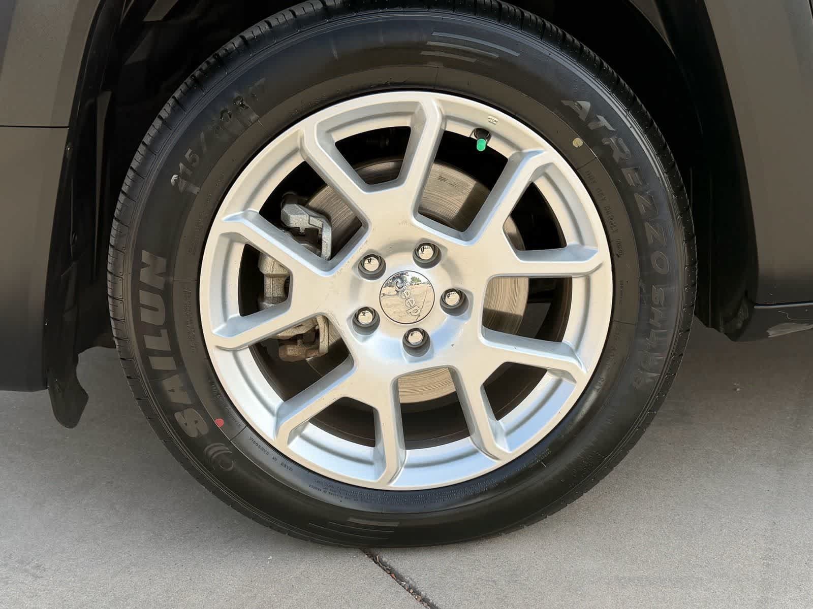 Used 2020 Jeep Renegade Latitude FWD image 9
