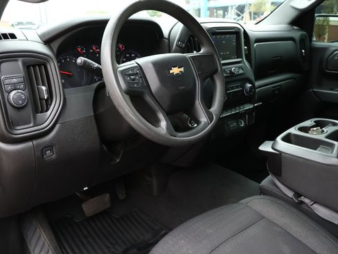 Used 2022 Chevrolet Silverado 1500 Custom image 9