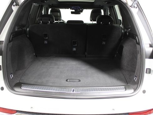 Used 2023 Jeep Grand Cherokee Overland w/ Advanced Protech Group III image 40