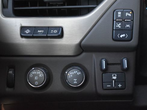 Used 2017 GMC Yukon Denali AWD/4WD image 19
