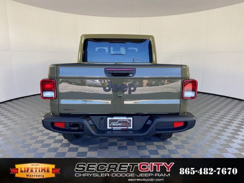 New 2025 Jeep Gladiator Sport image 6