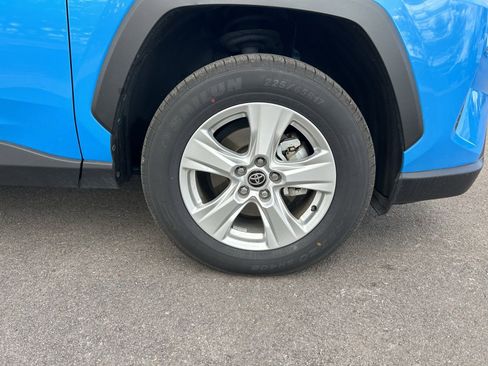 Used 2021 Toyota RAV4 XLE w/ Convenience Package image 9