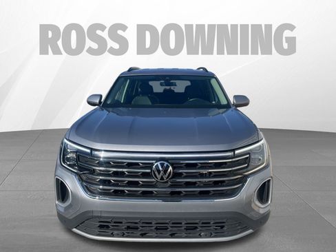 Used 2025 Volkswagen Atlas SE image 2