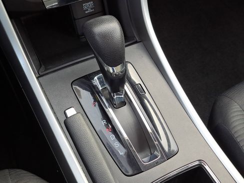 Used 2015 Honda Accord LX image 22