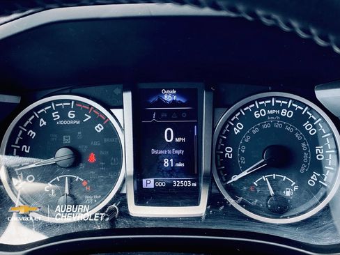 Used 2022 Toyota Tacoma SR5 RWD image 15
