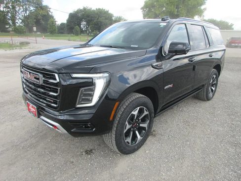 New 2026 GMC Yukon AT4 w/ AT4 Premium Plus Package AWD/4WD image 9