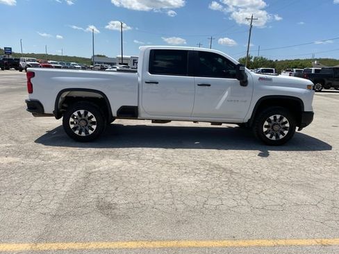 Used 2024 Chevrolet Silverado 2500 Custom w/ Custom Convenience Package AWD/4WD image 7