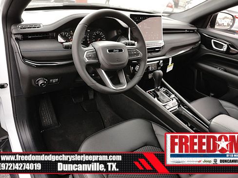 New 2026 Jeep Compass Latitude image 10